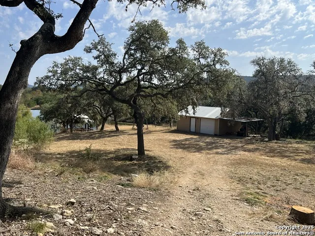 630 Indian Mound Tarpley, TX 78883