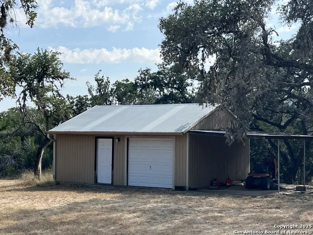 630 Indian Mound Tarpley, TX 78883