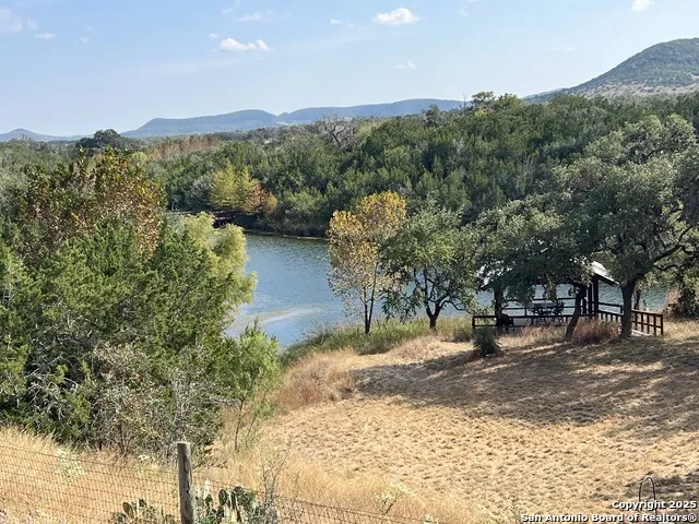 630 Indian Mound Tarpley, TX 78883