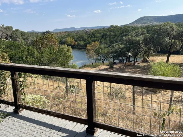 630 Indian Mound Tarpley, TX 78883