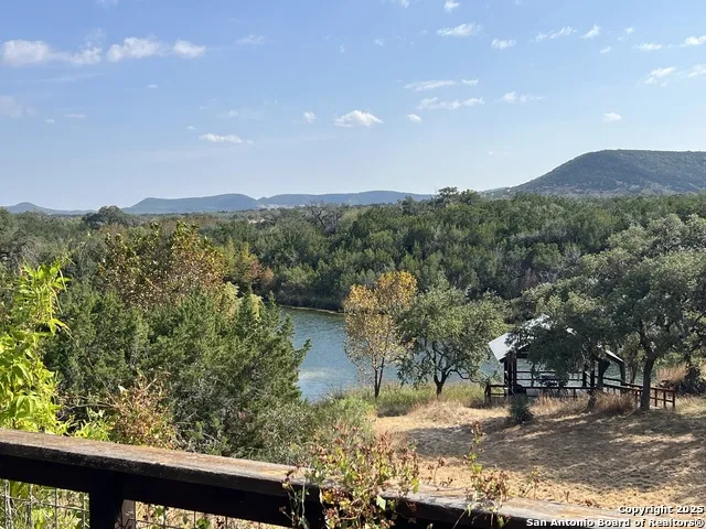 630 Indian Mound Tarpley, TX 78883