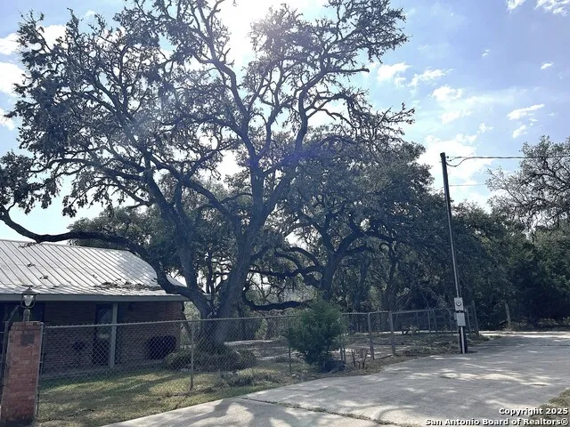 630 Indian Mound Tarpley, TX 78883