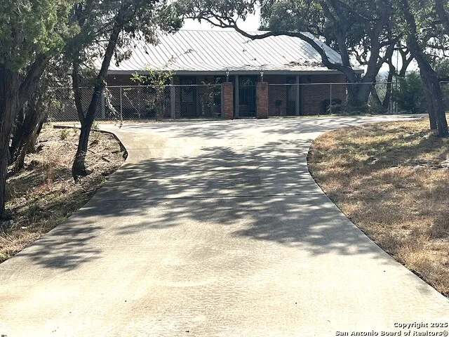 630 Indian Mound Tarpley, TX 78883