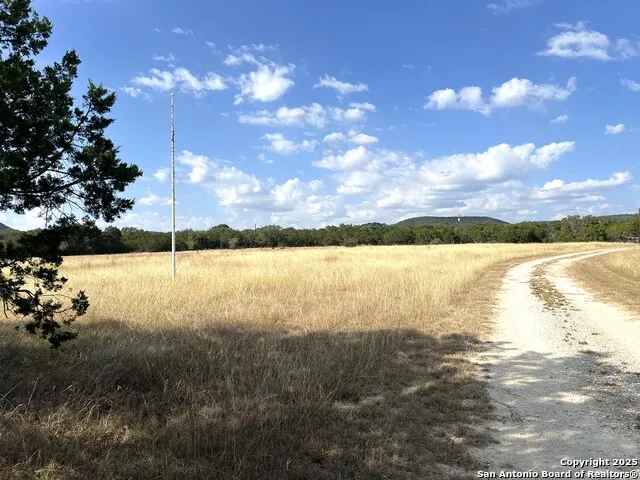 630 Indian Mound Tarpley, TX 78883