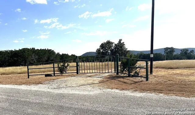 630 Indian Mound Tarpley, TX 78883