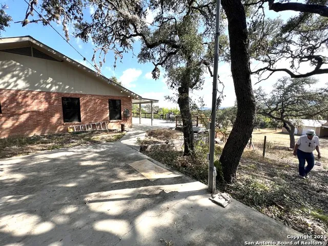 630 Indian Mound Tarpley, TX 78883