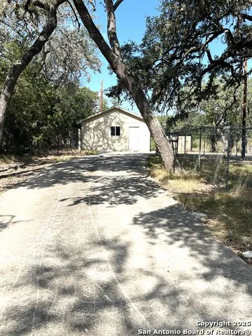 630 Indian Mound Tarpley, TX 78883