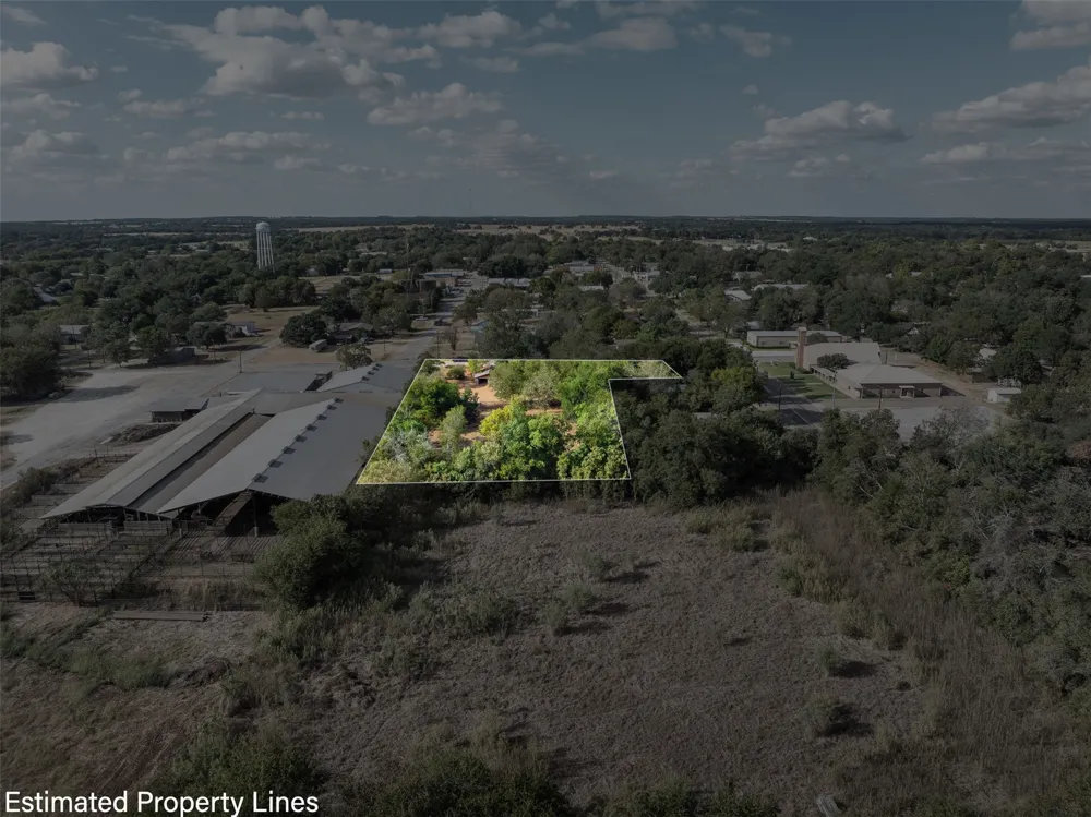 517 First Street Lexington, TX 78947