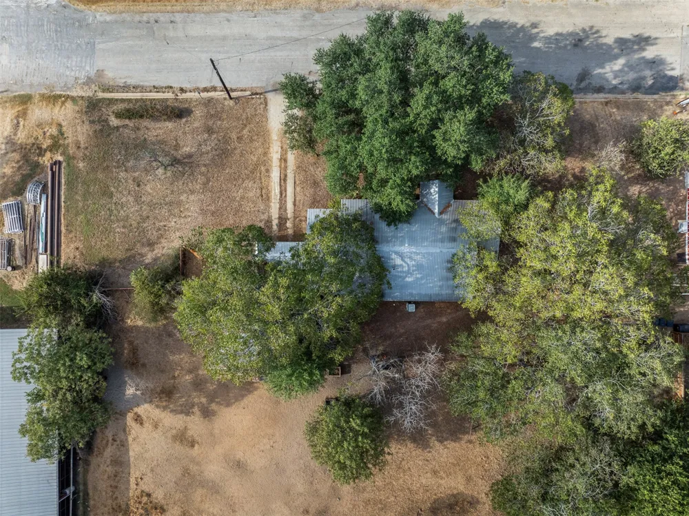517 First Street Lexington, TX 78947