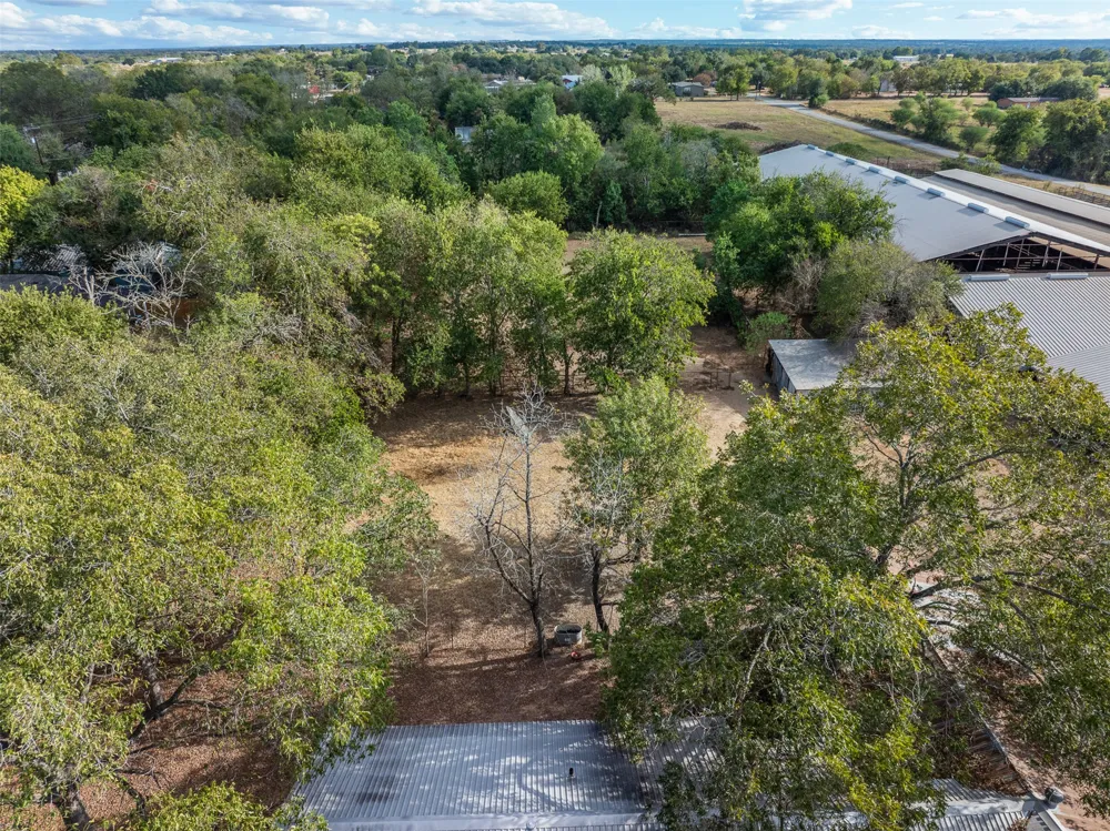 517 First Street Lexington, TX 78947