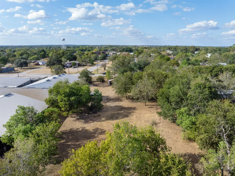 517 First Street Lexington, TX 78947