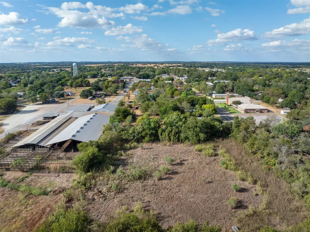 517 First Street Lexington, TX 78947