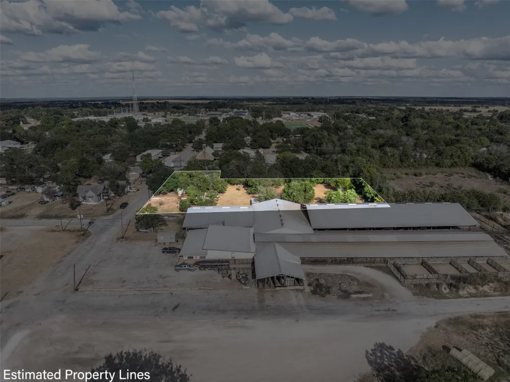 517 First Street Lexington, TX 78947