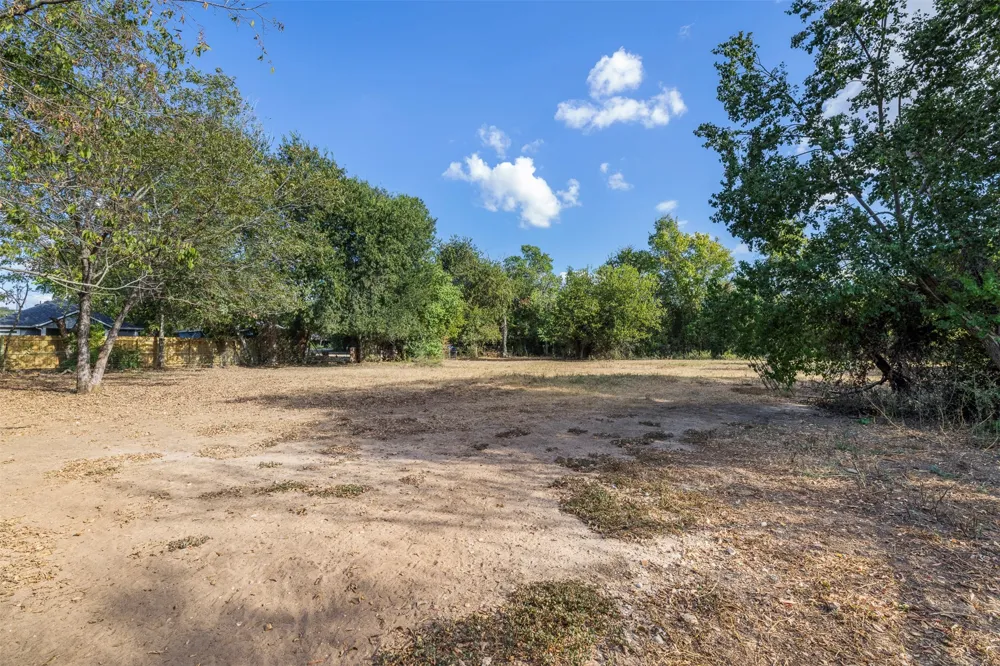 517 First Street Lexington, TX 78947