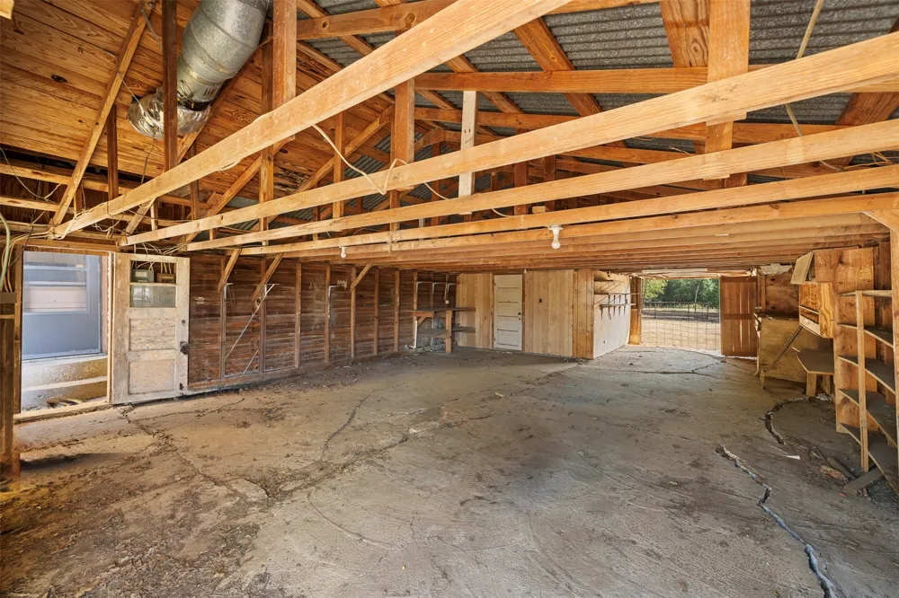 517 First Street Lexington, TX 78947
