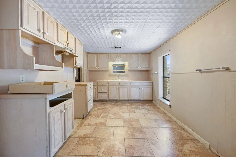 517 First Street Lexington, TX 78947