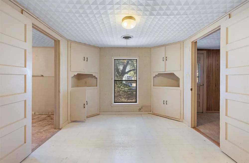 517 First Street Lexington, TX 78947