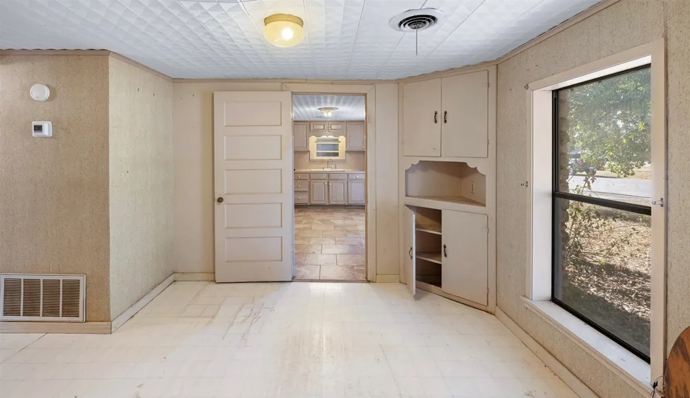 517 First Street Lexington, TX 78947