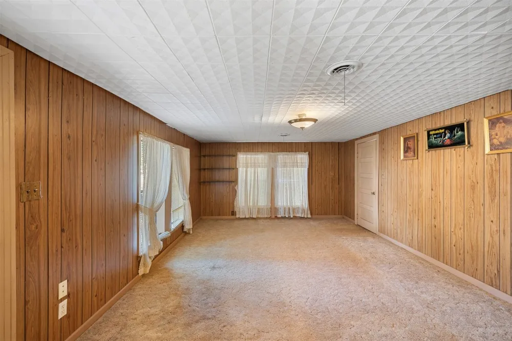 517 First Street Lexington, TX 78947