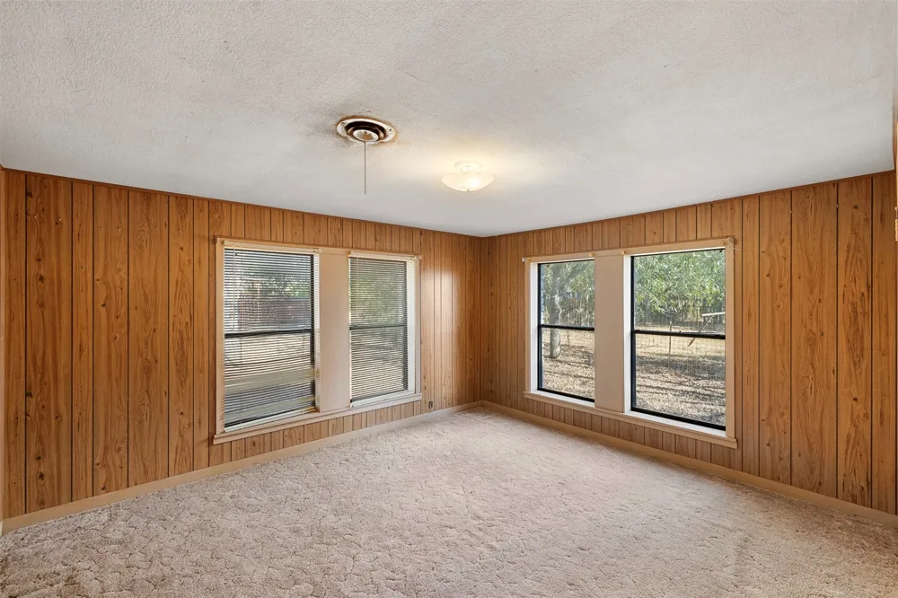 517 First Street Lexington, TX 78947