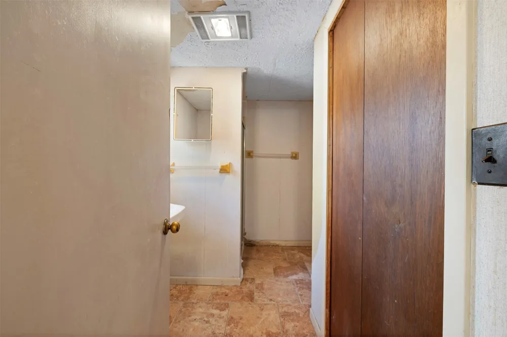 517 First Street Lexington, TX 78947