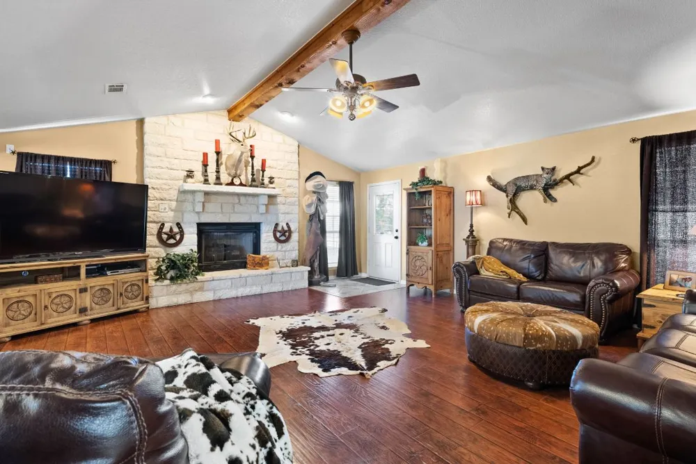 207 County Road 4492 Kempner, TX 76539
