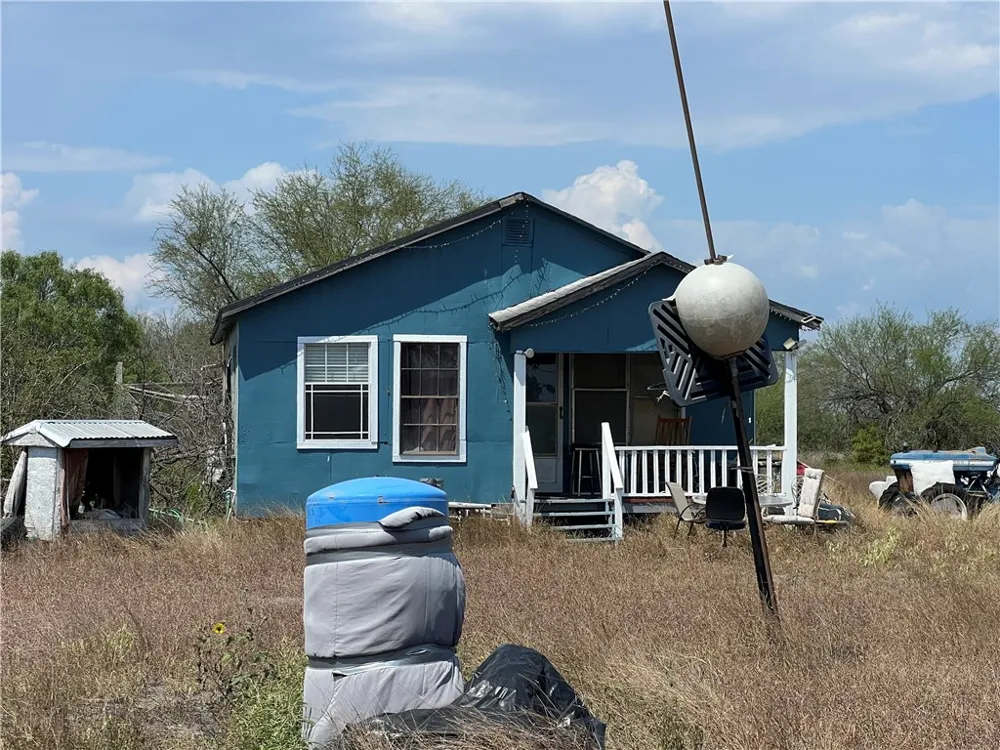 165 County Road 3061 Orange Grove, TX 78372