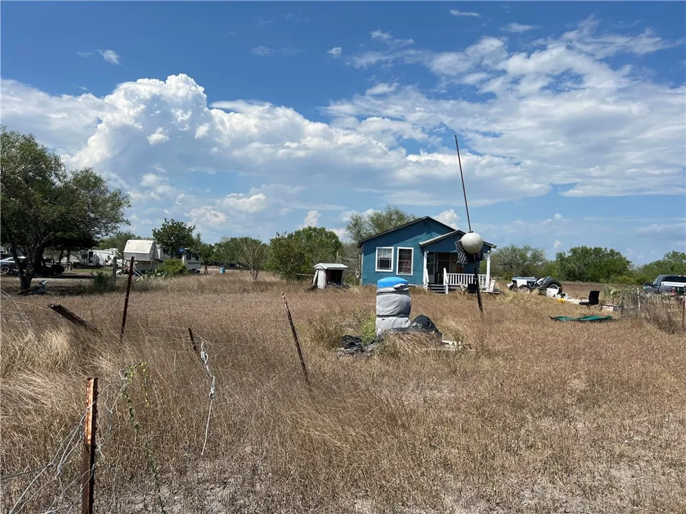 165 County Road 3061 Orange Grove, TX 78372