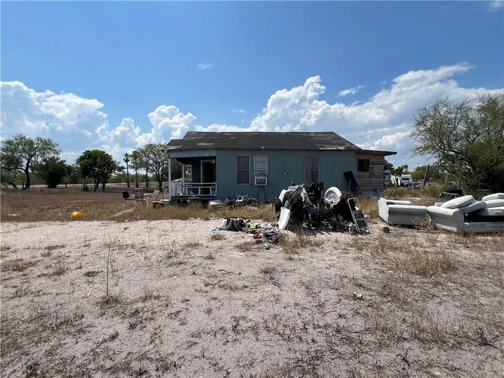 165 County Road 3061 Orange Grove, TX 78372
