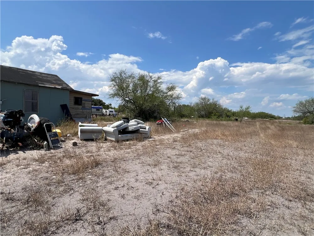 165 County Road 3061 Orange Grove, TX 78372