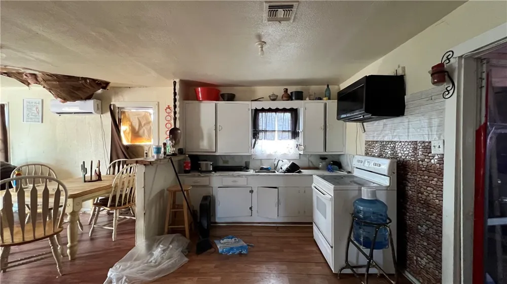 165 County Road 3061 Orange Grove, TX 78372