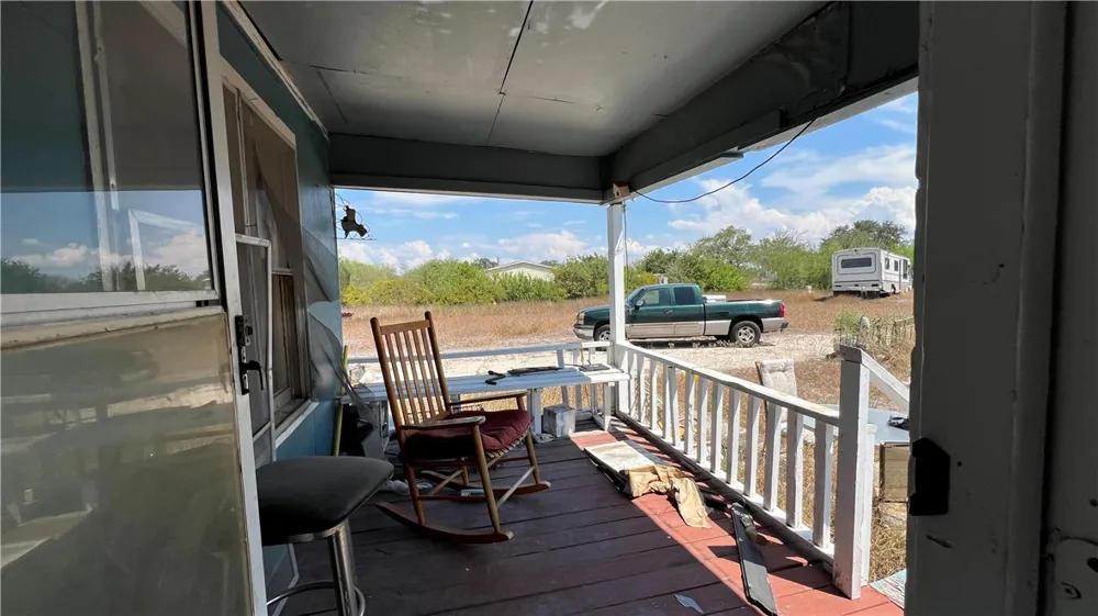 165 County Road 3061 Orange Grove, TX 78372