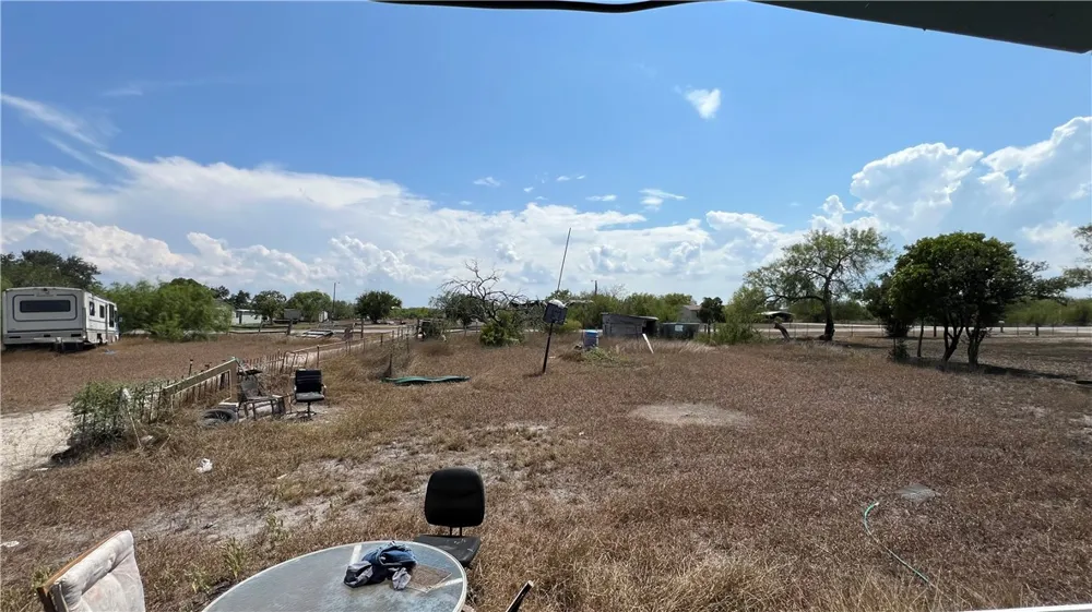 165 County Road 3061 Orange Grove, TX 78372