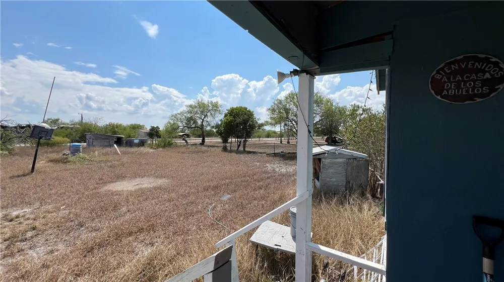 165 County Road 3061 Orange Grove, TX 78372