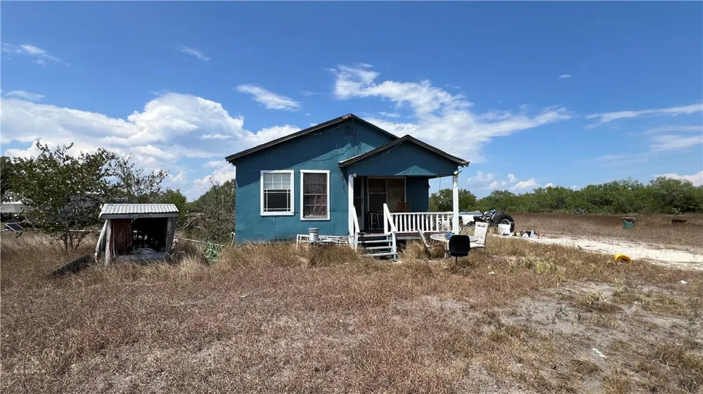 165 County Road 3061 Orange Grove, TX 78372