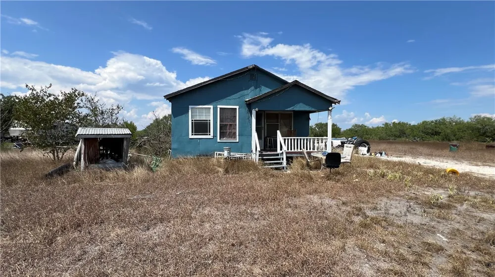 165 County Road 3061 Orange Grove, TX 78372
