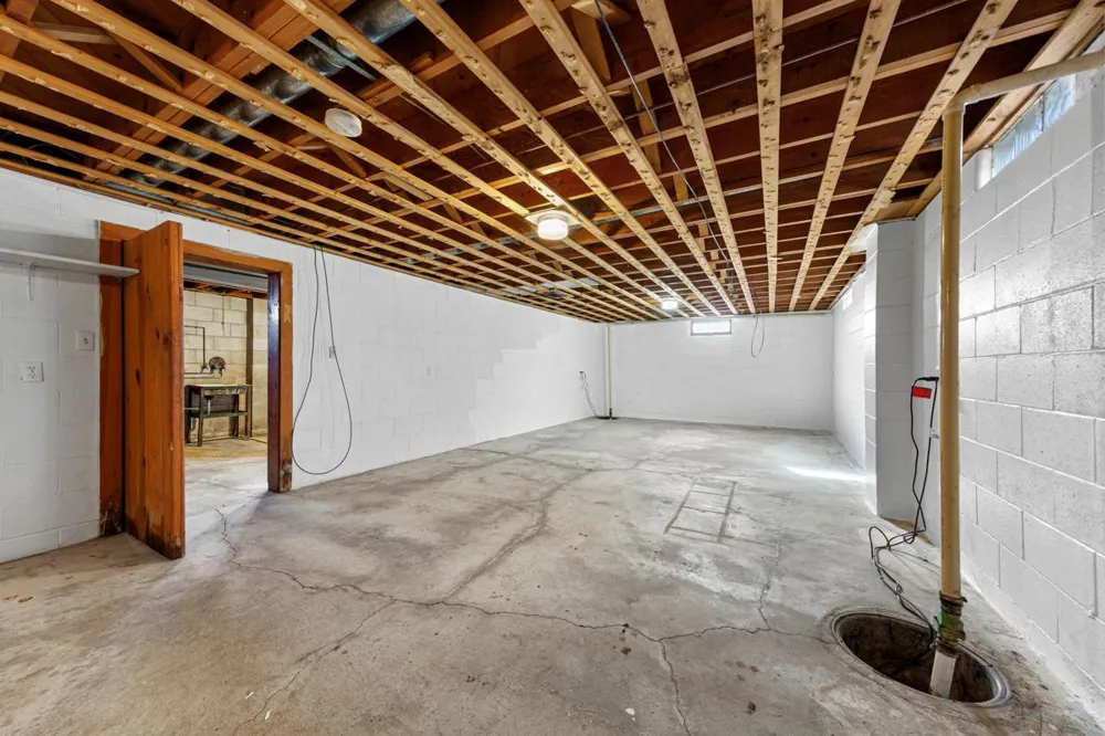 1043 Chase Avenue Gibbon, MN 55335