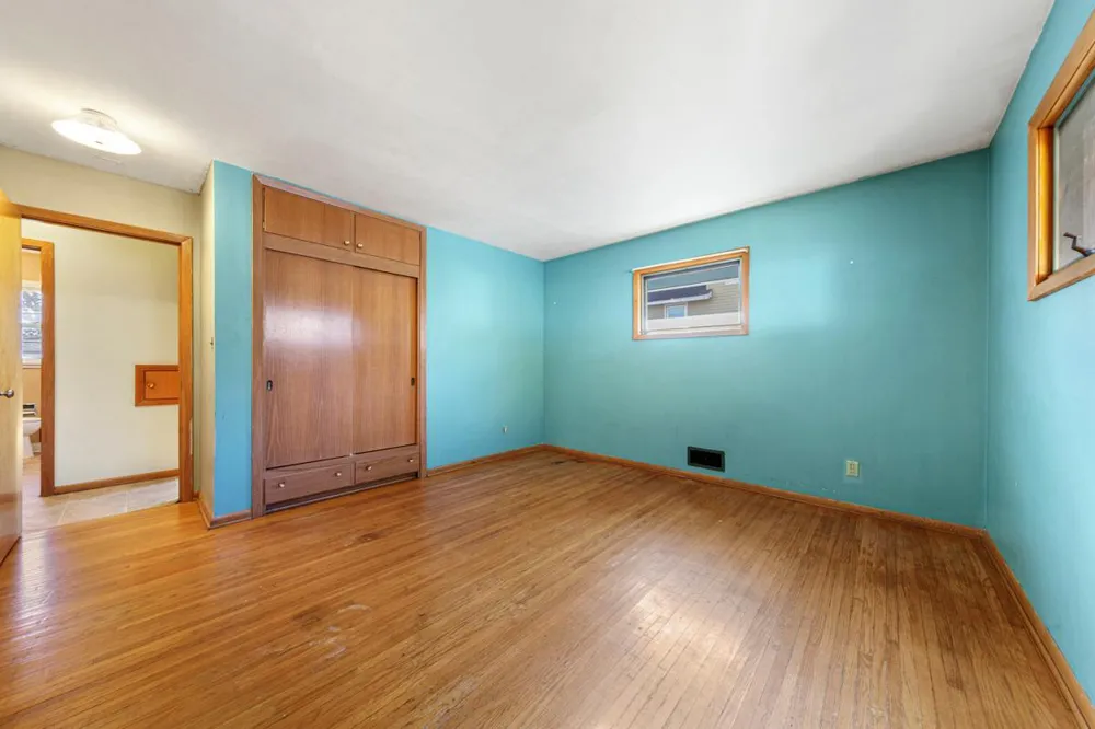 1043 Chase Avenue Gibbon, MN 55335