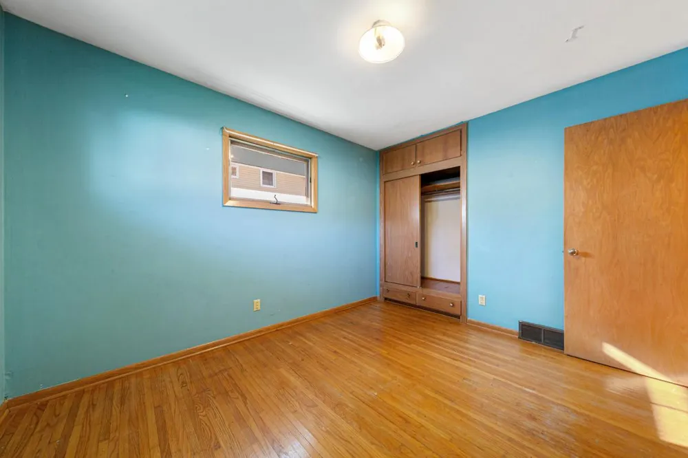 1043 Chase Avenue Gibbon, MN 55335