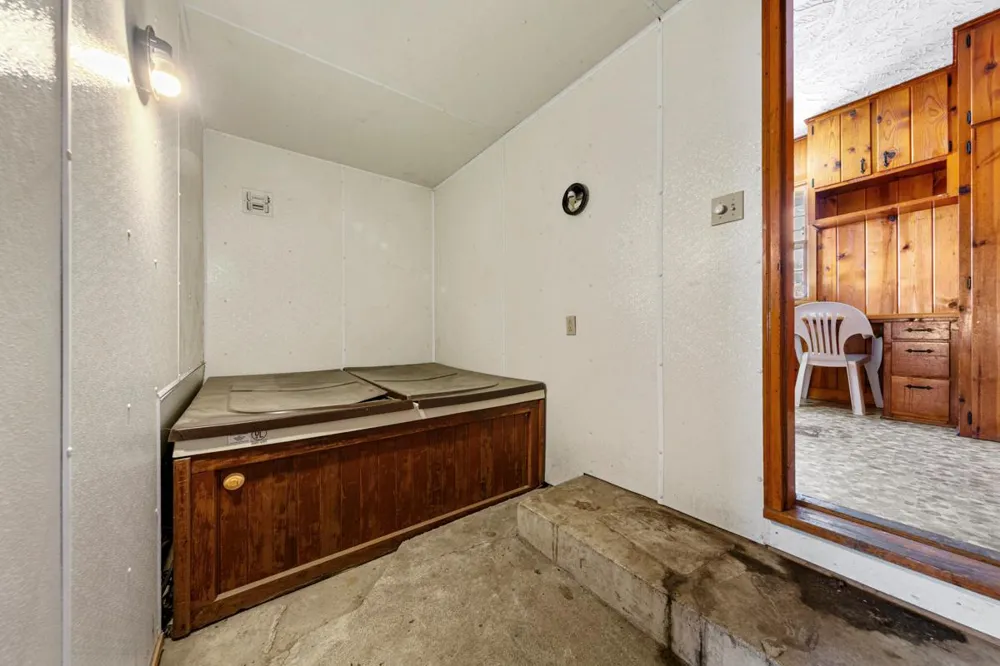 1043 Chase Avenue Gibbon, MN 55335
