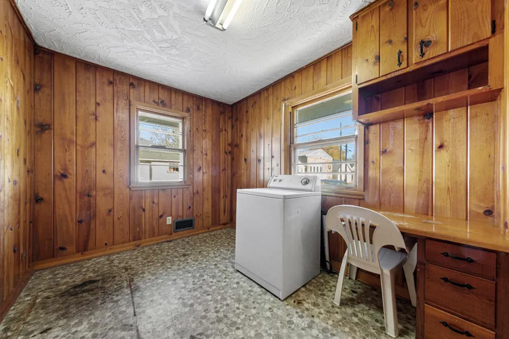 1043 Chase Avenue Gibbon, MN 55335