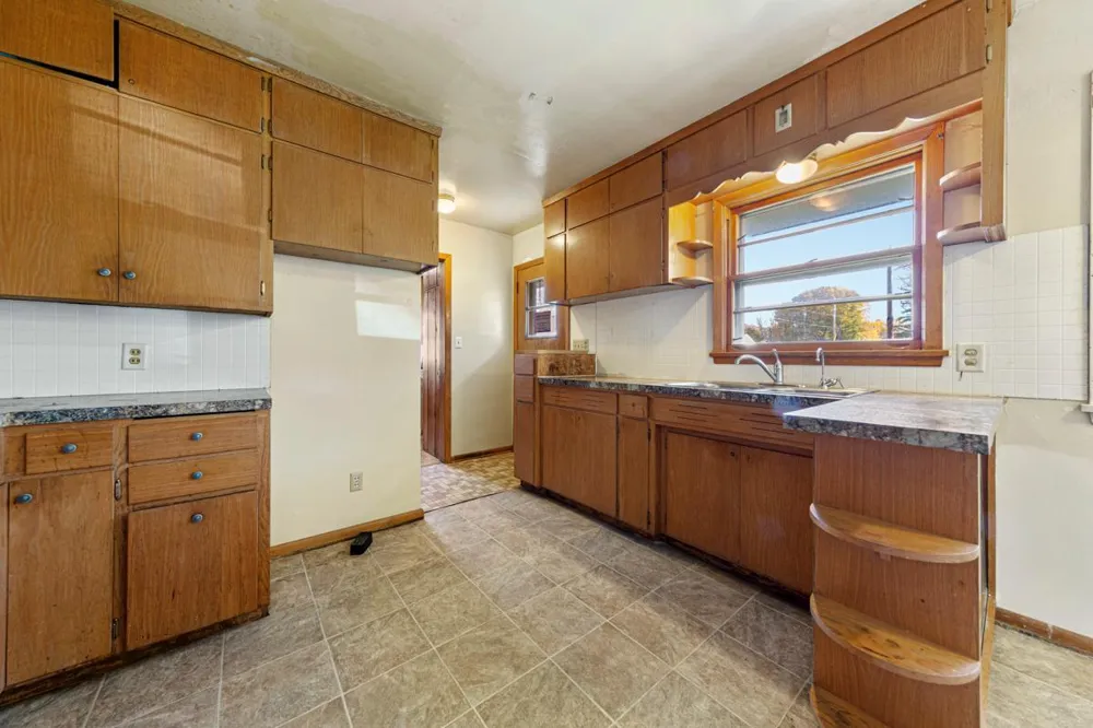 1043 Chase Avenue Gibbon, MN 55335