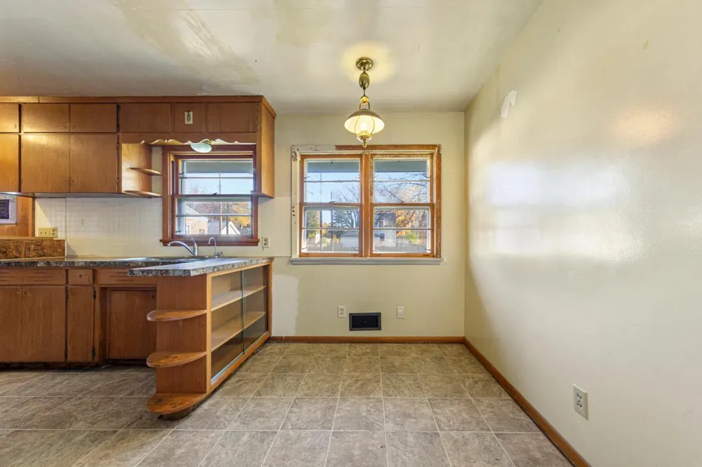 1043 Chase Avenue Gibbon, MN 55335