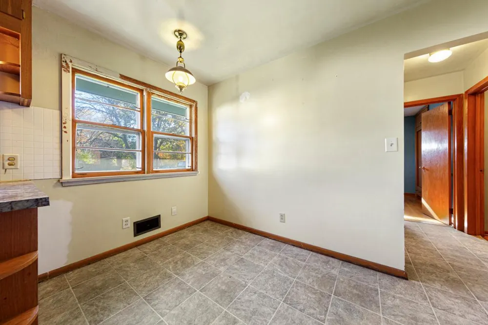 1043 Chase Avenue Gibbon, MN 55335