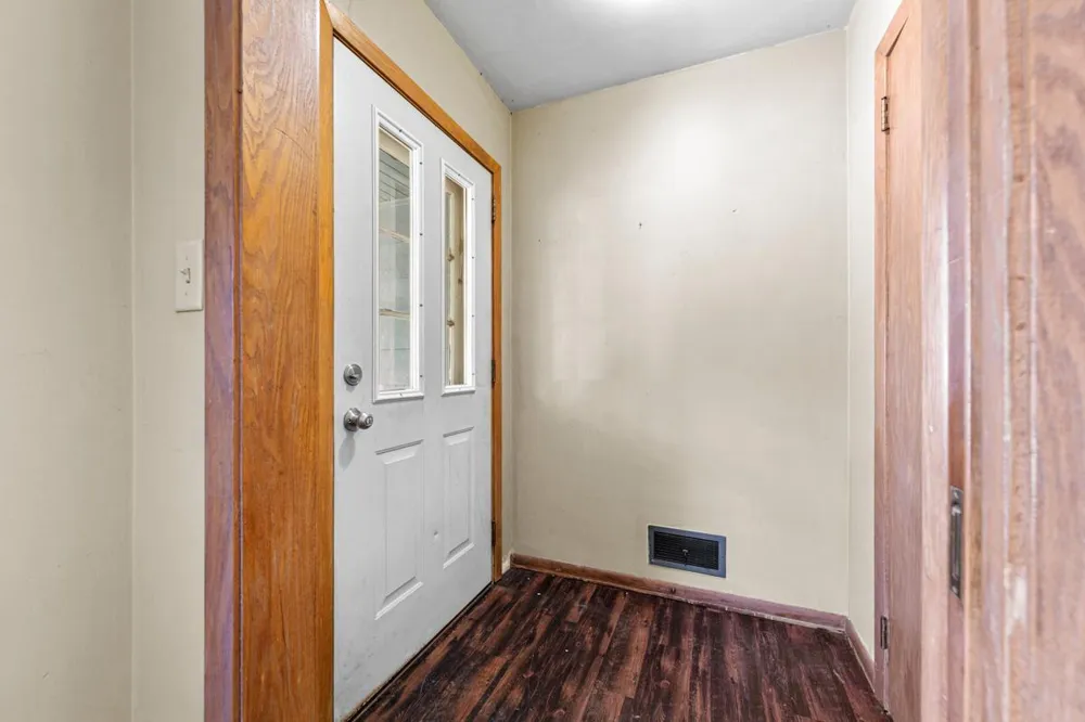 1043 Chase Avenue Gibbon, MN 55335