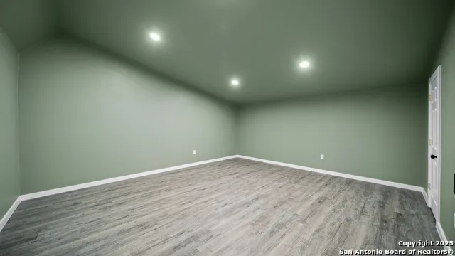 201 Lakeview Cir La Vernia, TX 78121