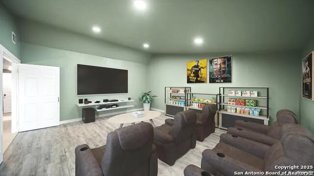 201 Lakeview Cir La Vernia, TX 78121
