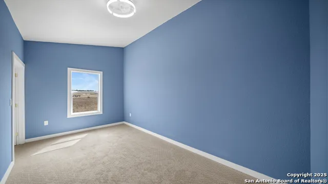 201 Lakeview Cir La Vernia, TX 78121