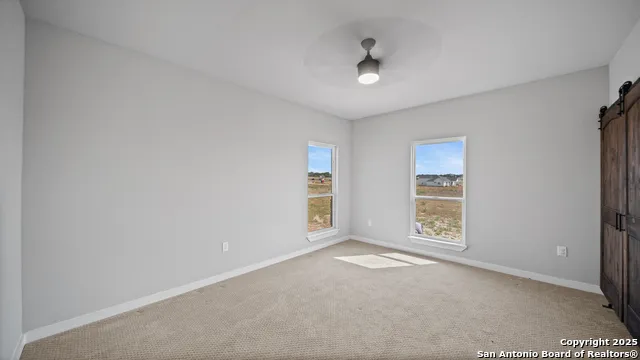 201 Lakeview Cir La Vernia, TX 78121