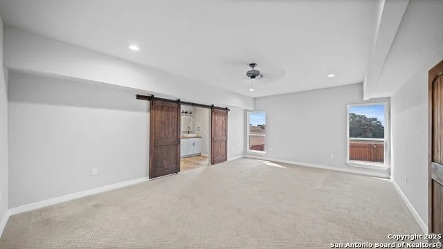 201 Lakeview Cir La Vernia, TX 78121